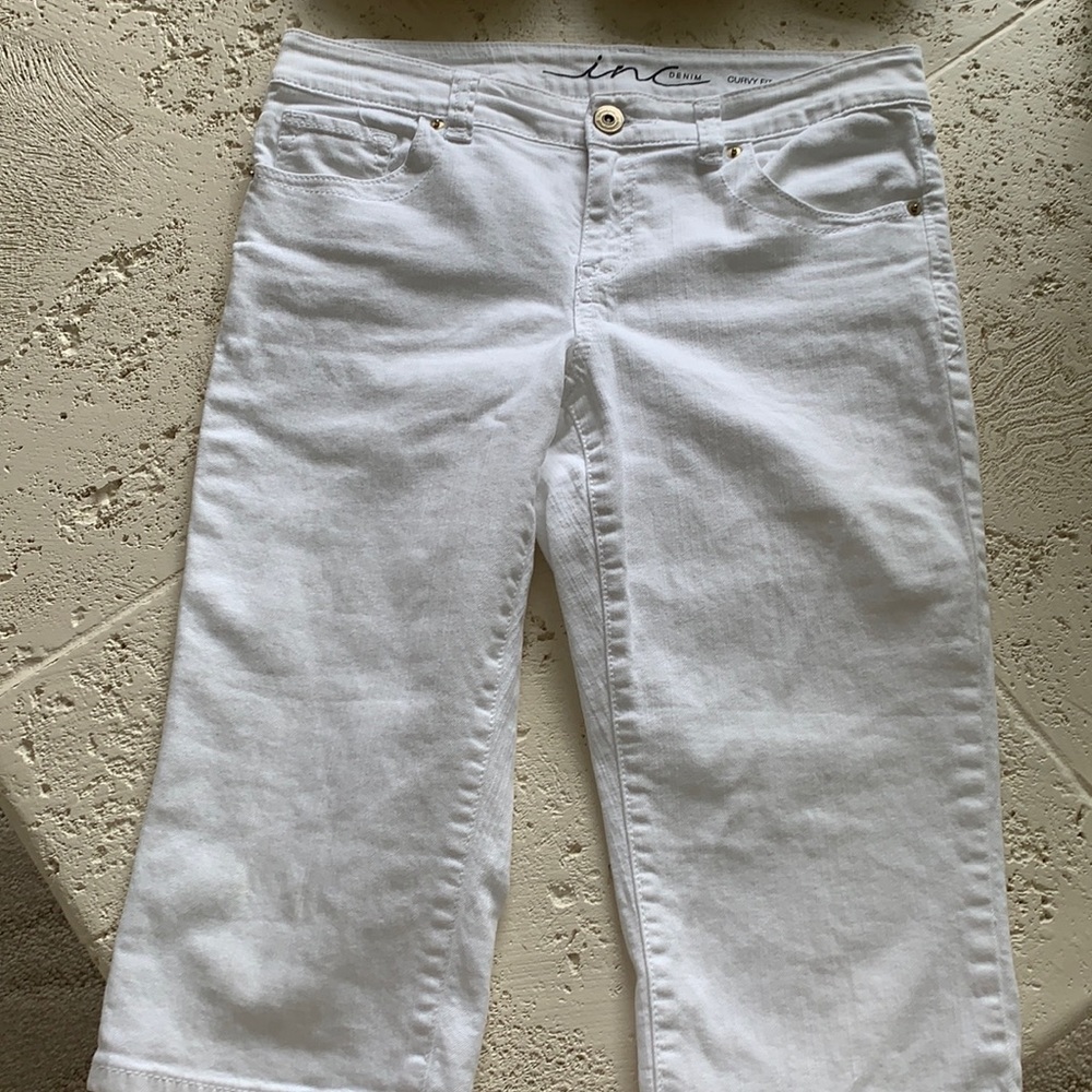 INC white Denim cropped jeans curvy fit